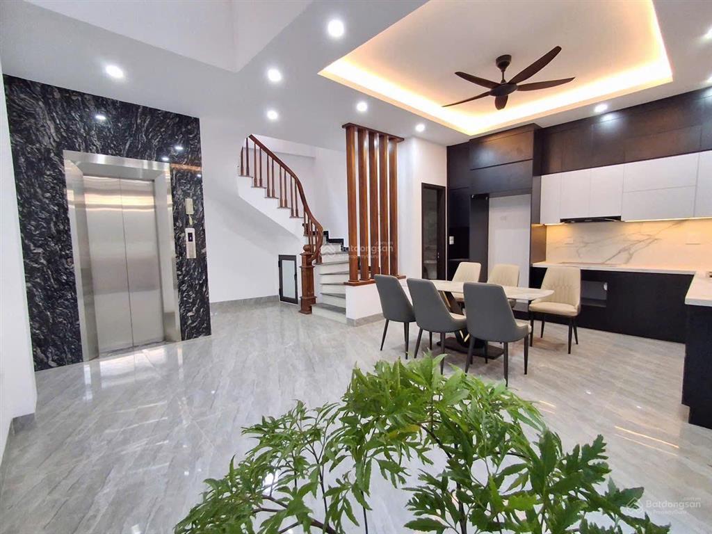 60m2  hai mặt thoáng  xây 6 tầng  thang máy gần mặt phố  giá 13 tỷ