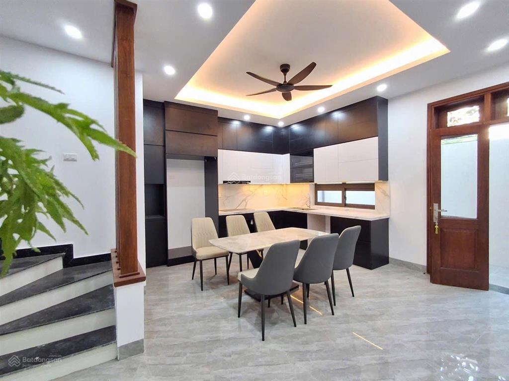 60m2  hai mặt thoáng  xây 6 tầng  thang máy gần mặt phố  giá 13 tỷ