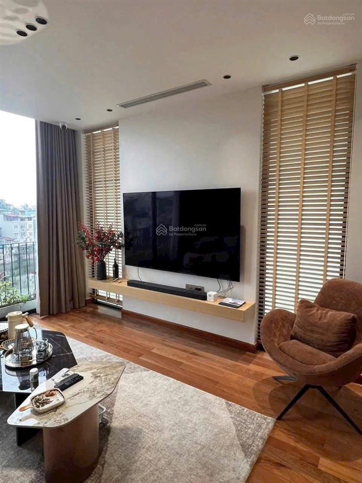 Nhà view hồ  sống hưởng thụ  xây 8 tầng  thang máy  gara ô tô  dt 52m2