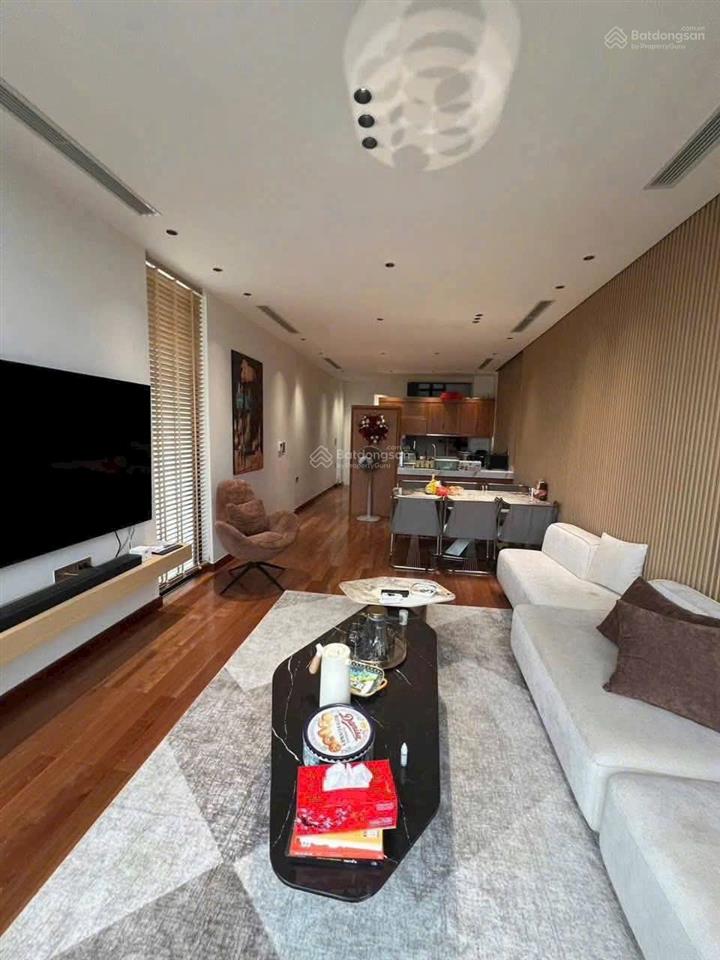 Nhà view hồ  sống hưởng thụ  xây 8 tầng  thang máy  gara ô tô  dt 52m2