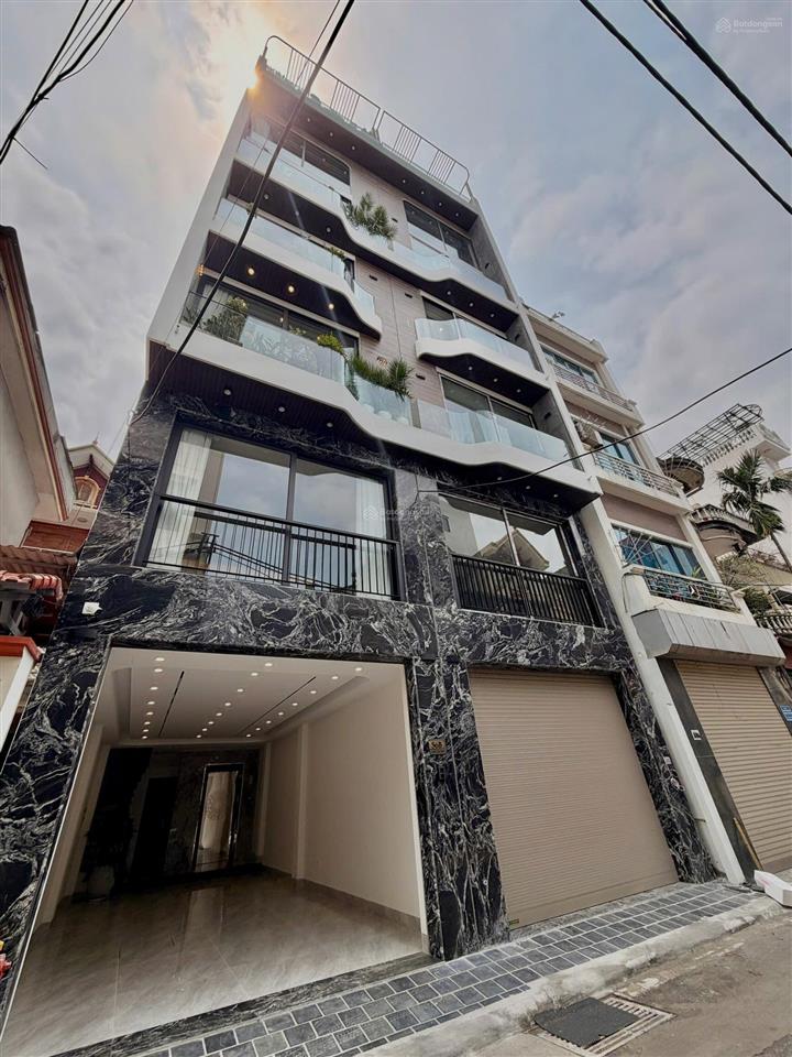 Nhà mặt phố 8 tầng thang máy  tiềm năng  dt 55m2  vừa ở vừa kd  hàng xóm vinhomes riverside