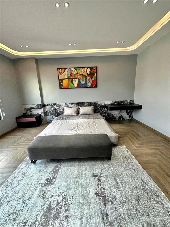Nhà mặt phố 8 tầng thang máy  tiềm năng  dt 55m2  vừa ở vừa kd  hàng xóm vinhomes riverside