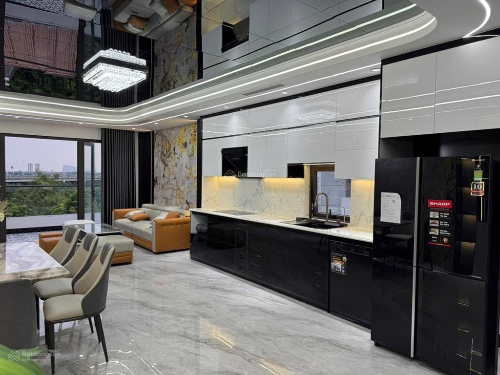 Hiếm  lô góc 3 mặt thoáng  8 tầng  dt 71m2 mt 5m