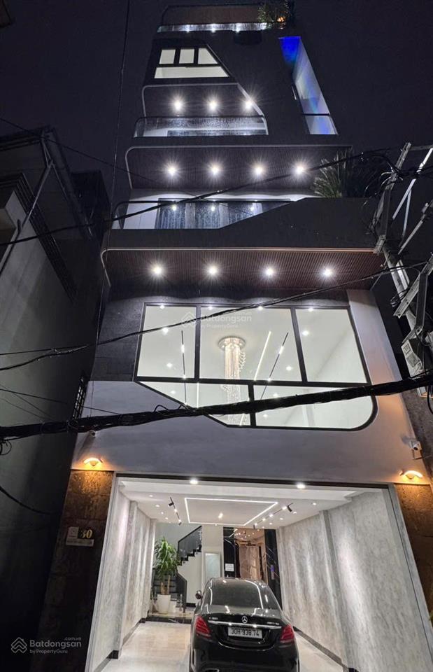 Hiếm  lô góc 3 mặt thoáng  8 tầng  dt 71m2 mt 5m