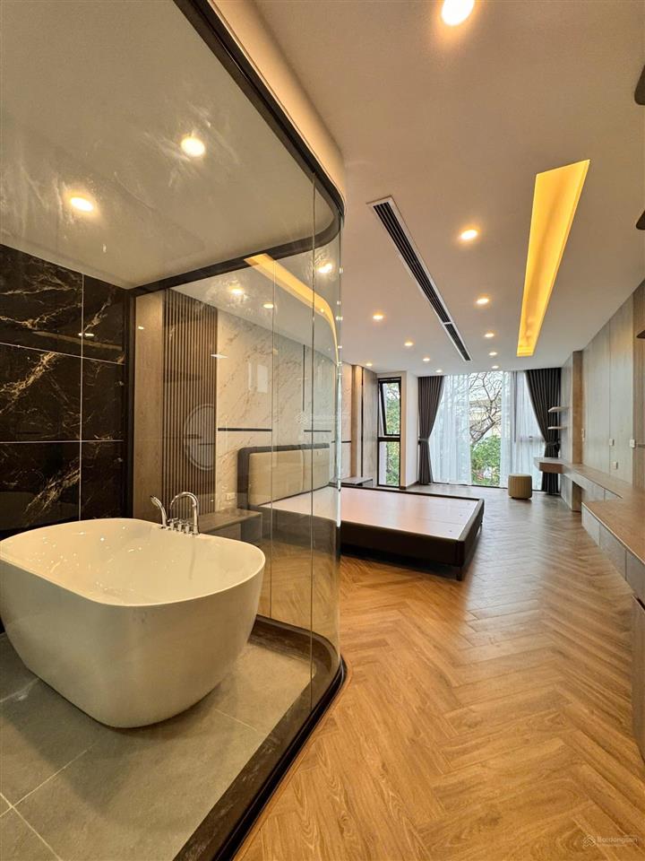 Nhà mặt phố  vừa ở vừa kinh doanh  8 tầng thang máy cuối nhà  56m²  25 tỷ