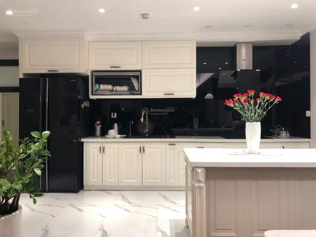 Căn 120m2  đông nam  tầng cao  hàng hiếm gặp