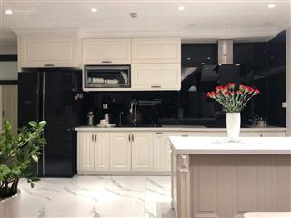 Căn 120m2  đông nam  tầng cao  hàng hiếm gặp