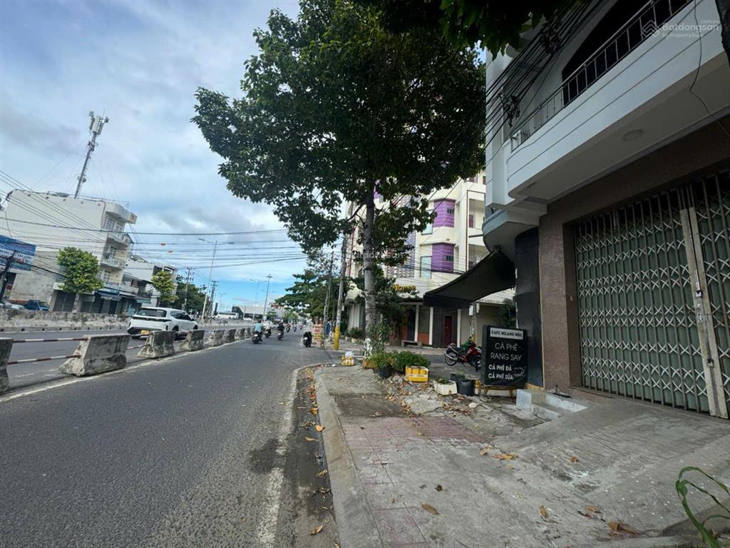 Bán nhà mặt tiền nguyễn tất thành, hòn rớ, 3 tầng kiên cố, sổ hồng riêng, 6,2 tỷ