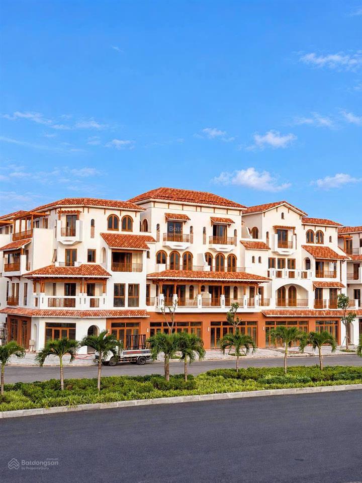 Bán nhà phố mặt biển, sổ lâu dài blanca city sungroup giá chỉ 18,5 tỷ  131m2 1 hầm 1 trệt 3 lầu đn
