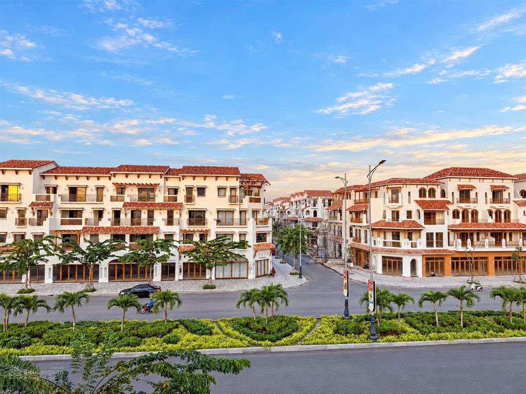 Bán nhà phố mặt biển, sổ lâu dài blanca city sungroup giá chỉ 18,5 tỷ  131m2 1 hầm 1 trệt 3 lầu đn