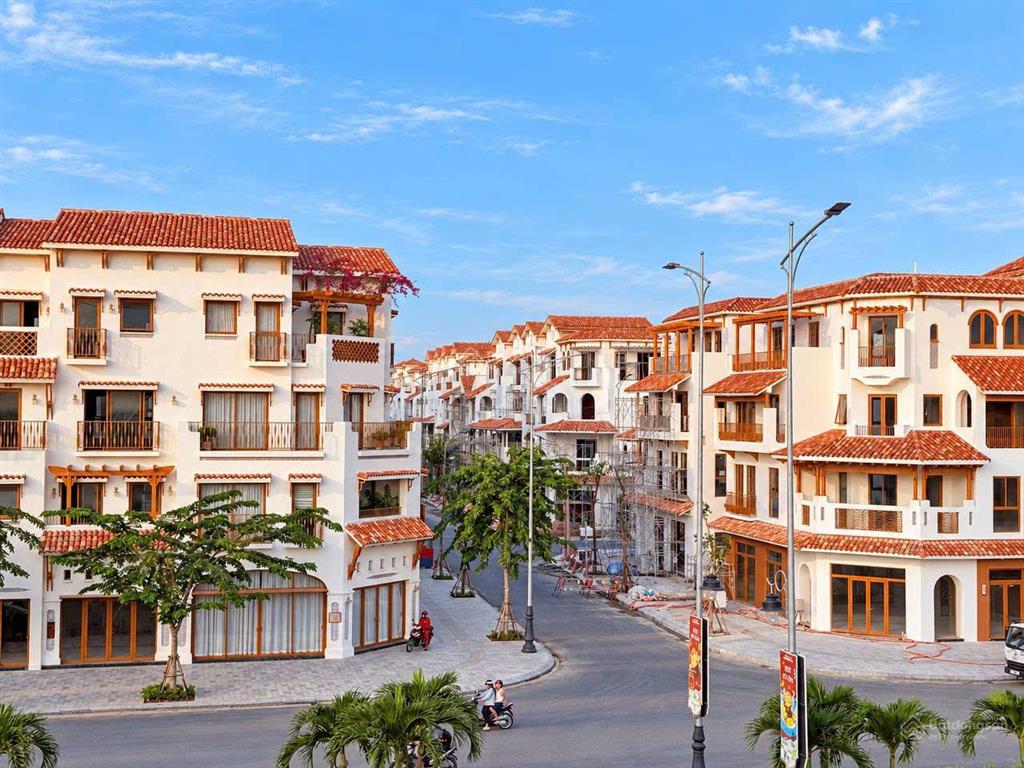 Bán nhà phố mặt biển, sổ lâu dài blanca city sungroup giá chỉ 18,5 tỷ  131m2 1 hầm 1 trệt 3 lầu đn
