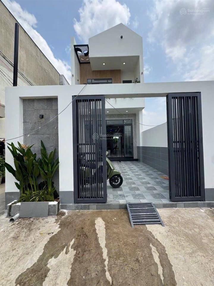 Nhà mới xây 5x29m, 145m2, giá 2.65 tỷ, shr, giáp hóc môn, mỹ hạnh, đức hoà