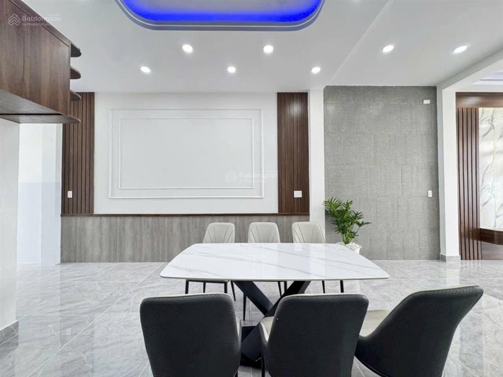 Nhà mới xây 5x29m, 145m2, giá 2.65 tỷ, shr, giáp hóc môn, mỹ hạnh, đức hoà