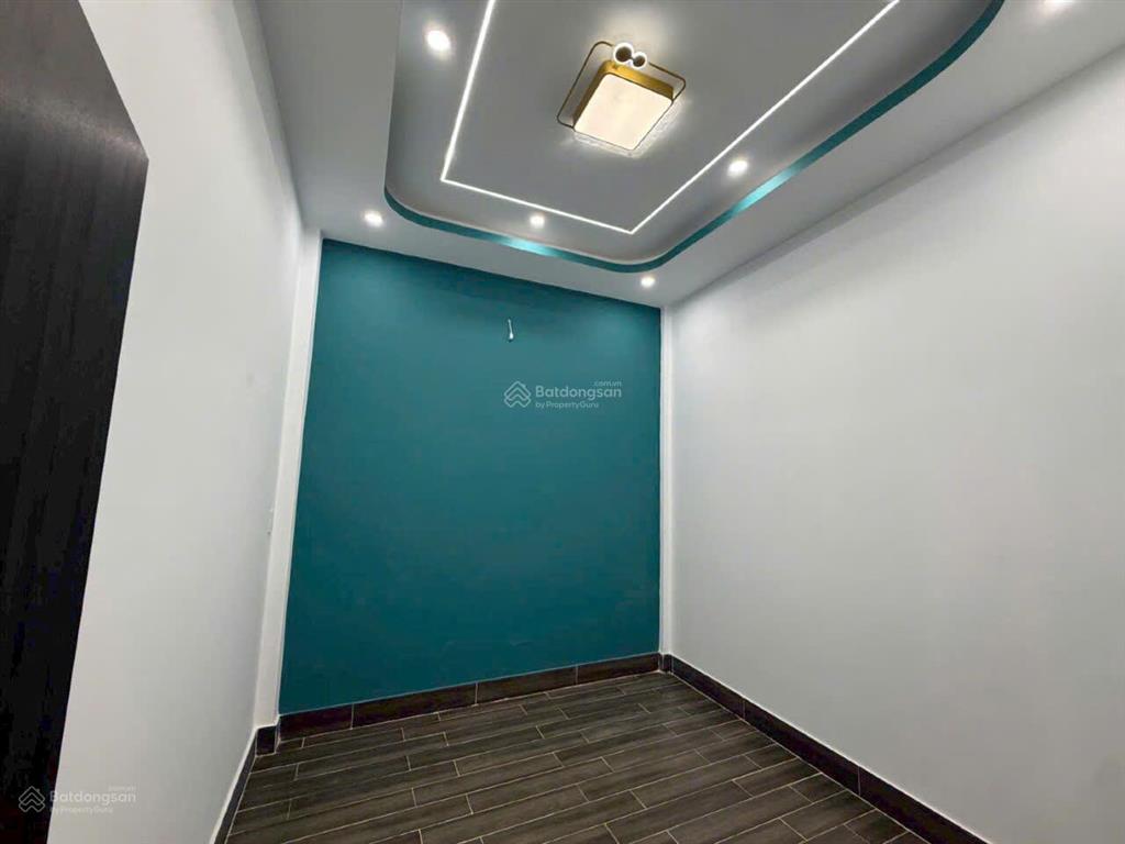 Bán nhà hóc môn 5x14m, giá 3.55 tỷ shr, đường phan văn hớn, xe hơi vào tận nhà