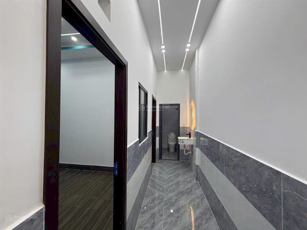 Bán nhà hóc môn 5x14m, giá 3.55 tỷ shr, đường phan văn hớn, xe hơi vào tận nhà