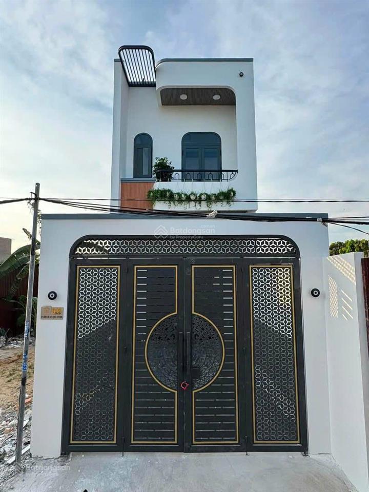 Nhà mới kiên cố, 4x19m, giá 1 tỷ 999tr (bao giấy tờ), mỹ hạnh nam, đức hòa, sổ riêng