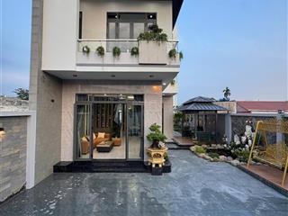 Bán nhà sân vườn 10x29m, bao thuế phí, mỹ hạnh nam, giáp hóc môn, giá 5.7 tỷ (tl)