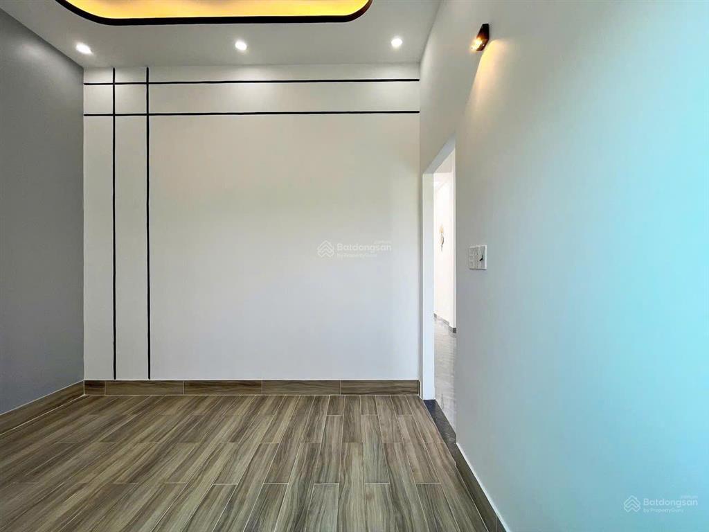 5x38.5m  có sân vườn  giá 2 tỷ 350, hàng hiếm, mỹ hạnh nam, giáp hóc môn