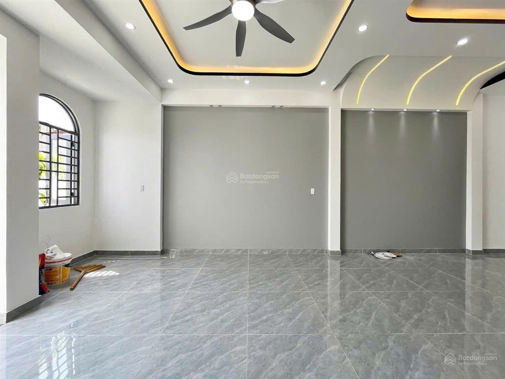 5x38.5m  có sân vườn  giá 2 tỷ 350, hàng hiếm, mỹ hạnh nam, giáp hóc môn
