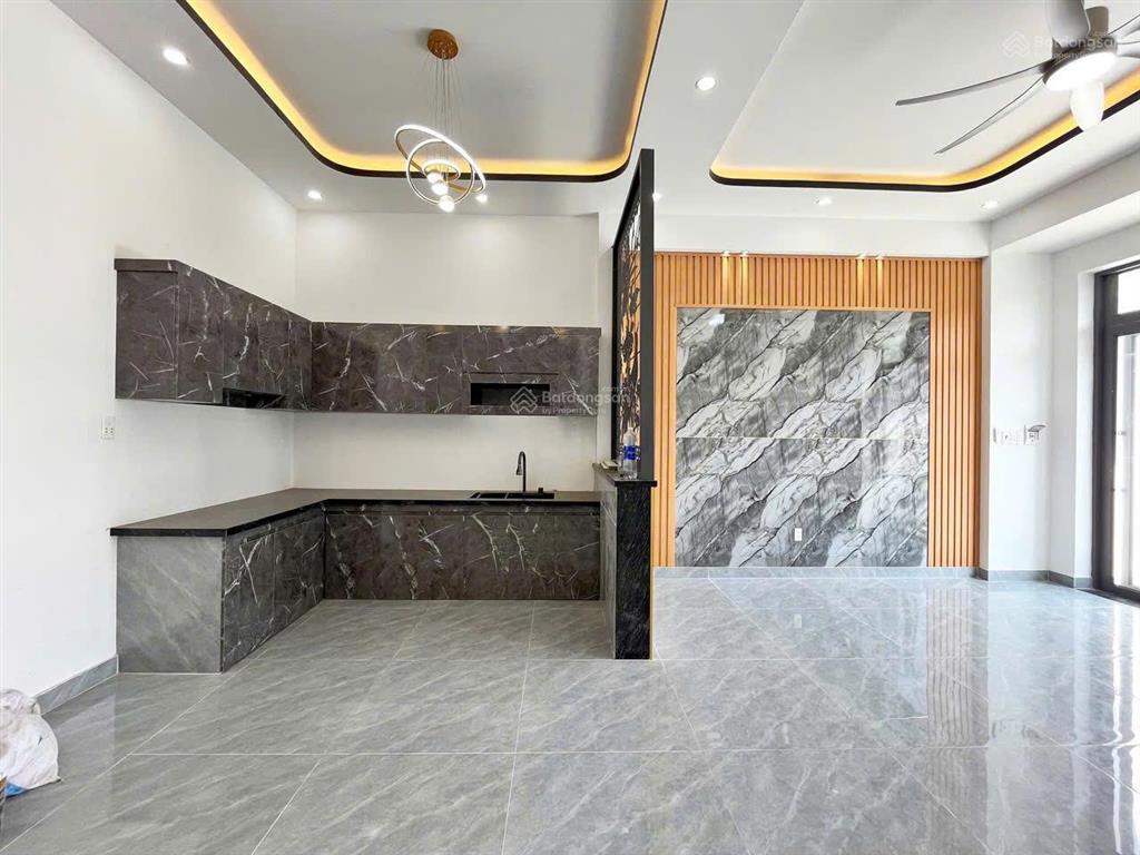 5x38.5m  có sân vườn  giá 2 tỷ 350, hàng hiếm, mỹ hạnh nam, giáp hóc môn