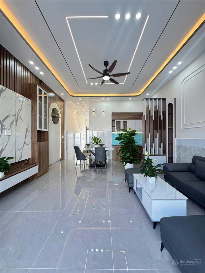 Nhà đẹp 5x20m kiên cố, giá 1.9 tỷ (bao thuế phí), sổ riêng, hoàn công, mỹ hạnh, đức hòa