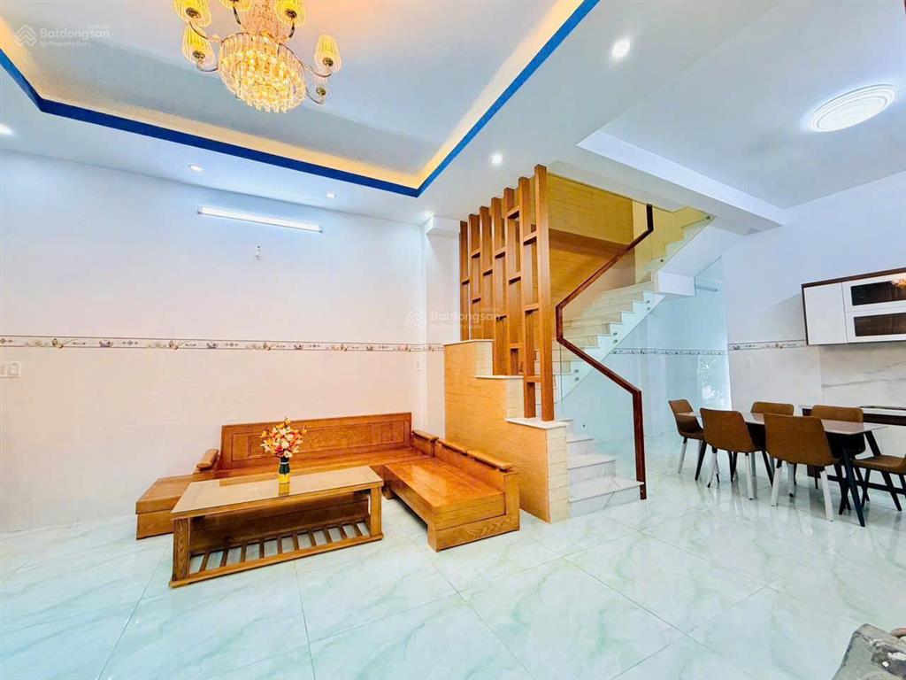 Hạ giá sâu 250tr còn 2.1 tỷ, 5x26m, thổ cư, thị trấn đức hòa, giáp bình tân, long an