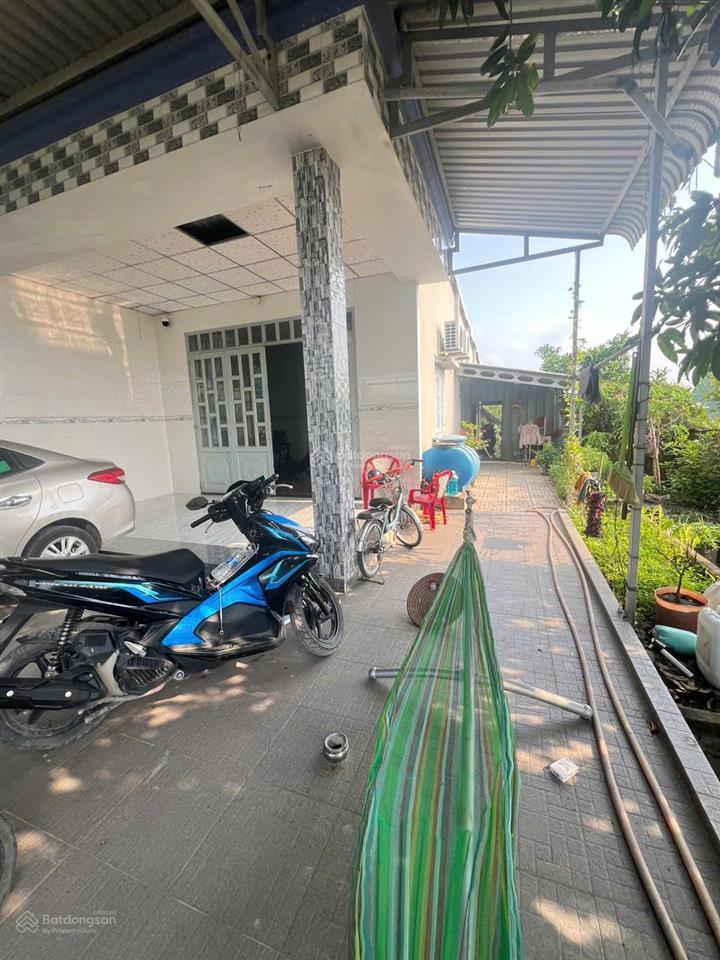 Bán nhà 5x30m2, gần ngã ba mỹ hạnh, giá 1 tỷ 450tr, sổ riêng, đức hòa, tây ninh