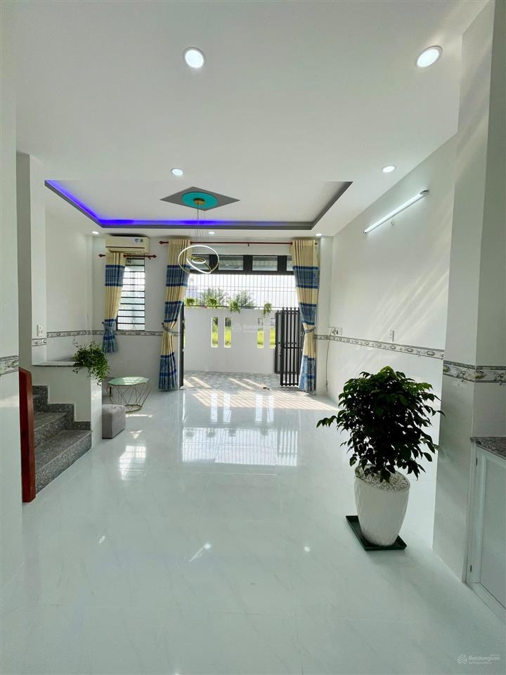 Nhà rẻ nhất khu vực, 1 tỷ 050, 40m2, gần ngã ba mỹ hạnh, sổ riêng, đức hòa