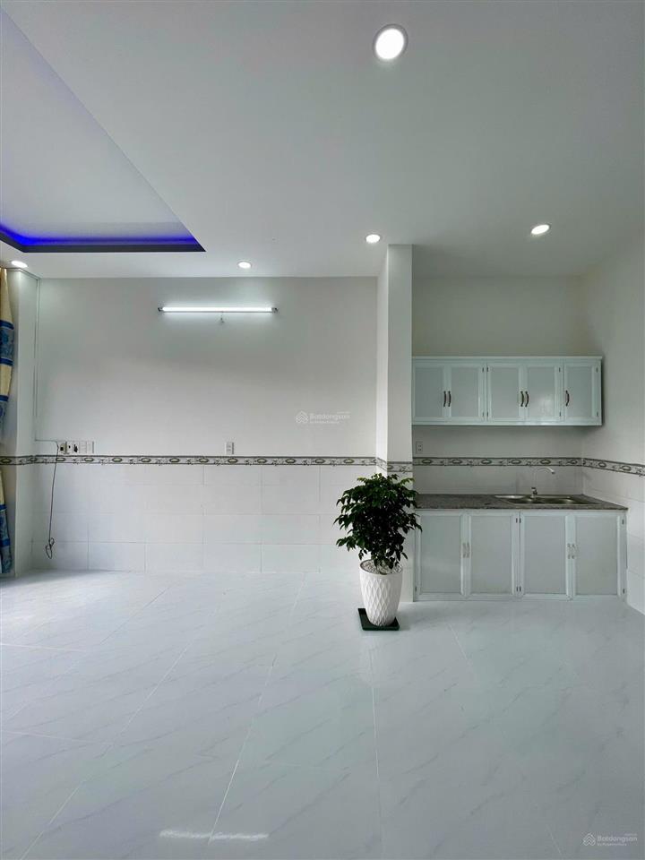 Nhà rẻ nhất khu vực, 1 tỷ 050, 40m2, gần ngã ba mỹ hạnh, sổ riêng, đức hòa