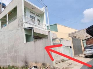 Bán dãy trọ 5 phòng, 5x20m, giá 1 tỷ 650, gần ngã ba mỹ hạnh, đức hoà