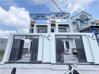 Nhà mới xây, hoàn công, gần chợ chiều, 90m2, kcn đức hoà, sổ riêng, giá 2.1 tỷ tl