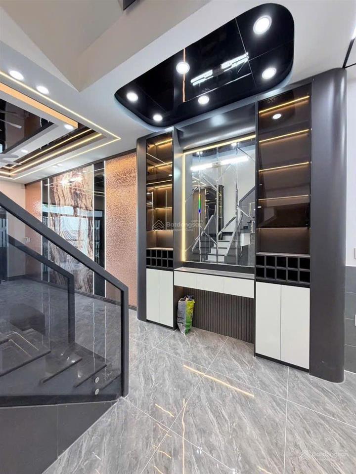Nhà mới xây, hoàn công, gần chợ chiều, 90m2, kcn đức hoà, sổ riêng, giá 2.1 tỷ tl