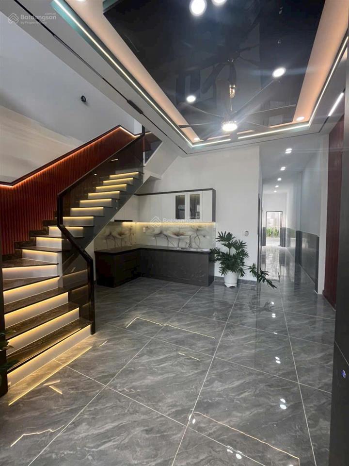 Nhà mới xây, hoàn công, gần chợ chiều, 90m2, kcn đức hoà, sổ riêng, giá 2.1 tỷ tl