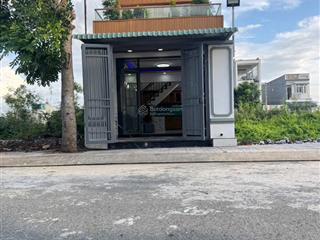 Nhà ngộp 1 trệt 1 lầu kdc mỹ hạnh bắc, 4x15m, sổ riêng giá 1 tỷ 550, đức hòa