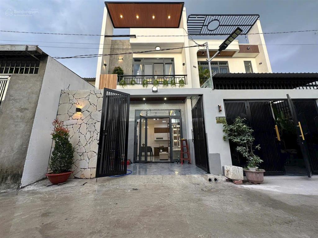 Bán nhà hoàn công 1 trệt 1 lầu gần cầu lớn, giá 1.9 tỷ, 5x13,5, mỹ hạnh, đức hòa