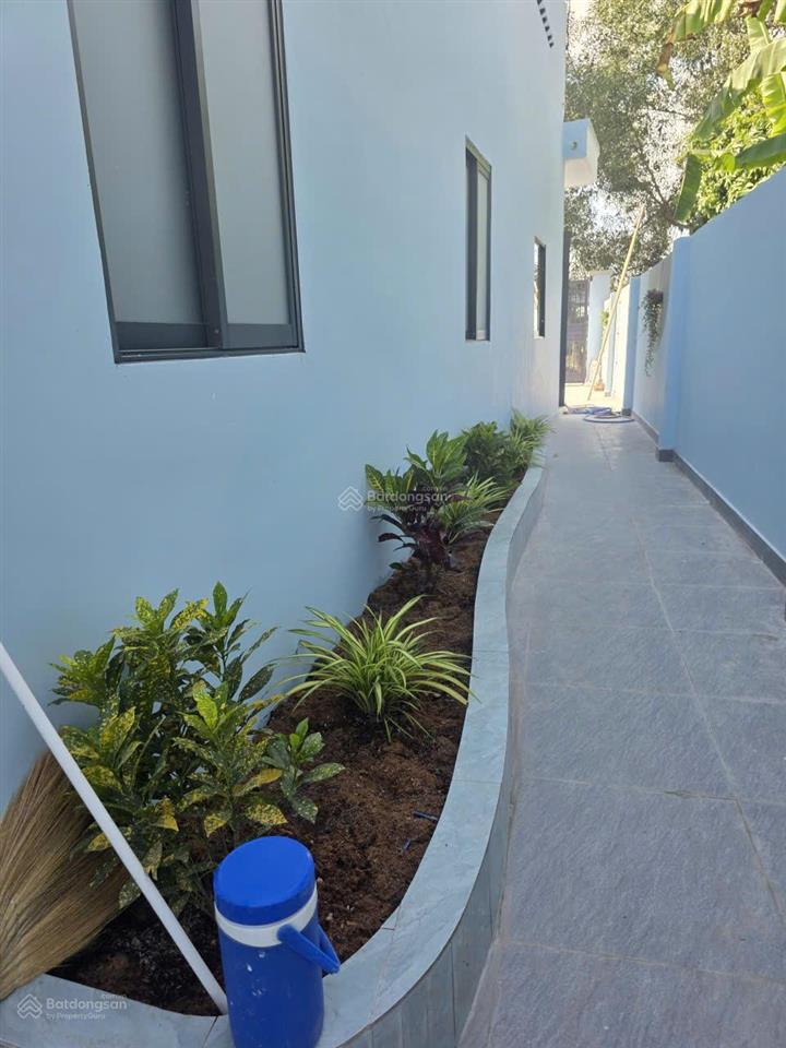 Nhà sân vườn mỹ hạnh nam 162m2, giá 1.9 tỷ bao hết phí, nở hậu, sổ riêng, đức hòa