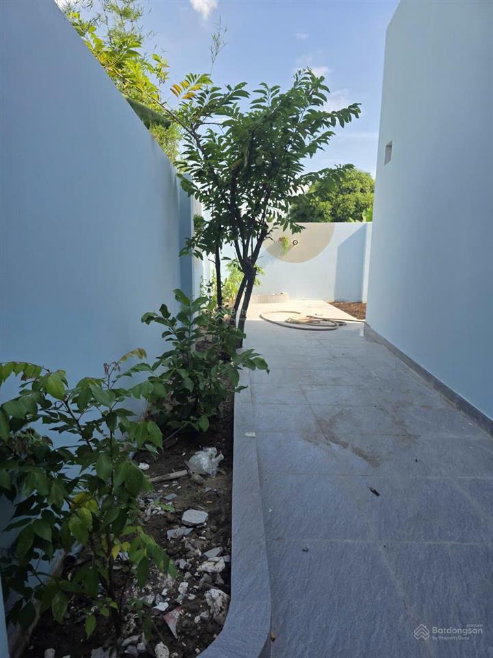 Nhà sân vườn mỹ hạnh nam 162m2, giá 1.9 tỷ bao hết phí, nở hậu, sổ riêng, đức hòa