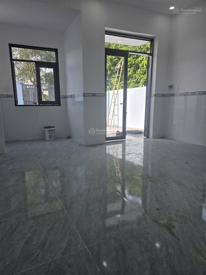 Nhà sân vườn mỹ hạnh nam 162m2, giá 1.9 tỷ bao hết phí, nở hậu, sổ riêng, đức hòa