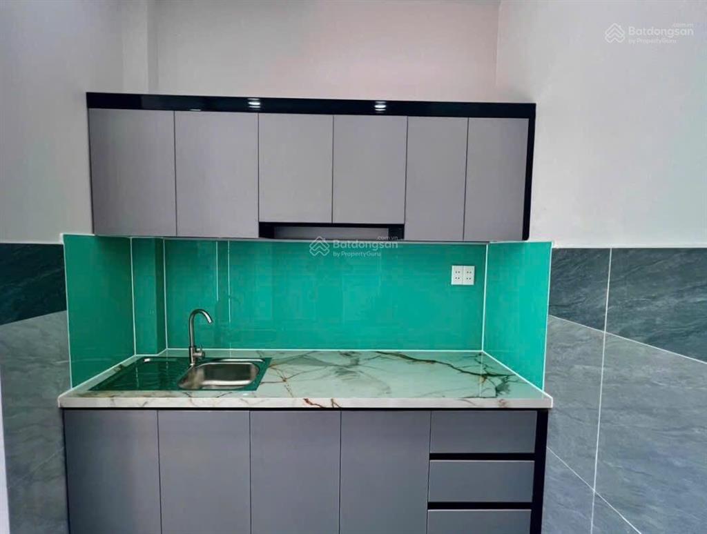 Nhà 1 trệt 1 lầu, giá 1 tỷ 350, sổ riêng, mỹ hạnh bắc, đức hoà, long an