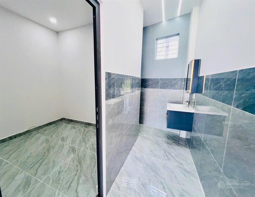 Nhà 1 trệt 1 lầu, giá 1 tỷ 350, sổ riêng, mỹ hạnh bắc, đức hoà, long an