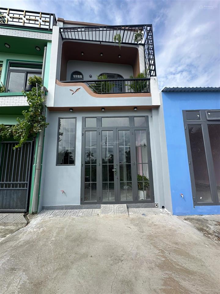 Nhà 1 trệt 1 lầu, giá 1 tỷ 350, sổ riêng, mỹ hạnh bắc, đức hoà, long an