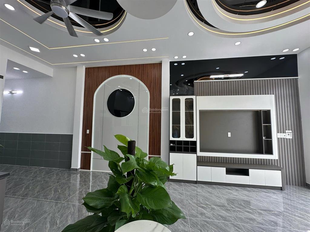 Nhà cấp 4 sân vườn, 5x27, giá 2 tỷ 1, mỹ hạnh nam, đức hoà
