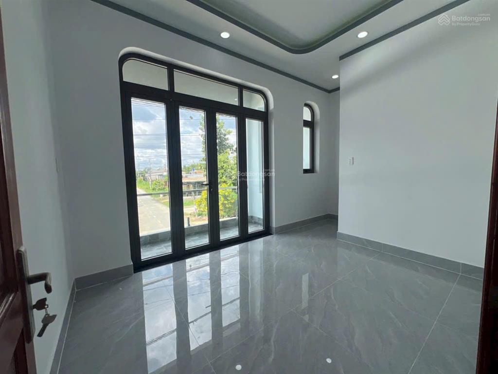 Bán nhà mặt tiền đường, giá 1 tỷ 650, 5x12m, mỹ hạnh bắc, đức hòa, sổ riêng