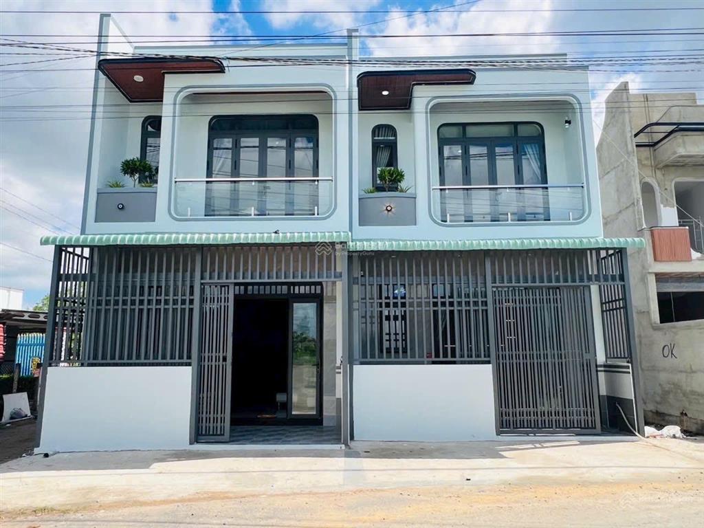 Bán nhà mặt tiền đường, giá 1 tỷ 650, 5x12m, mỹ hạnh bắc, đức hòa, sổ riêng