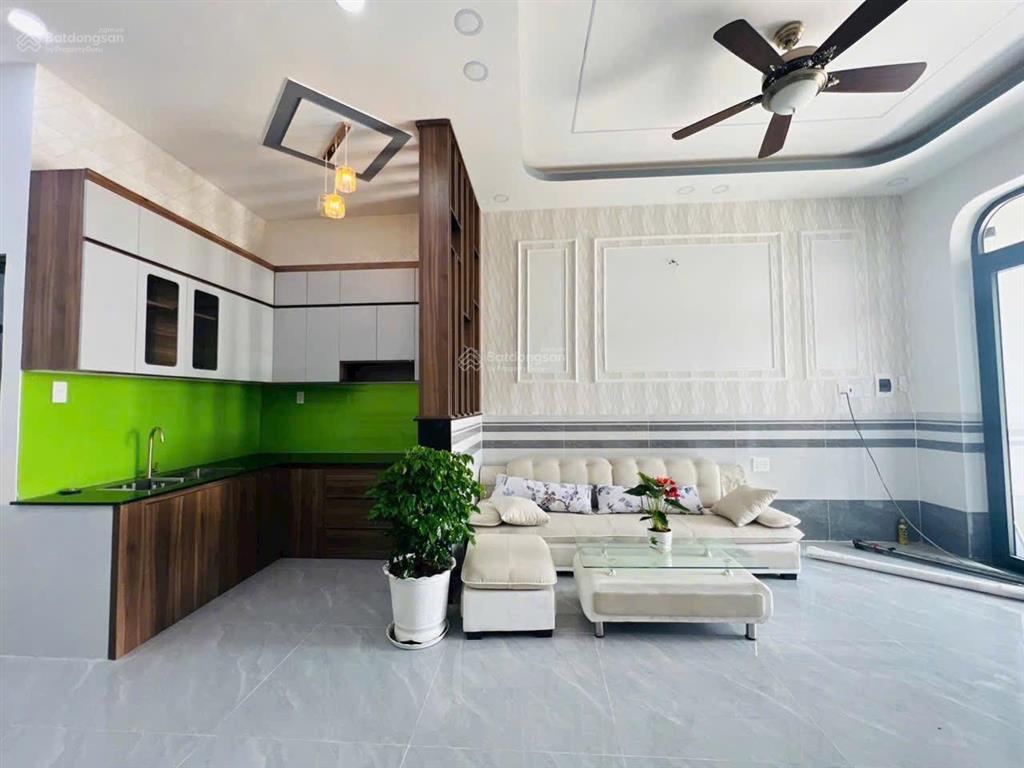 Bán nhà mặt tiền đường, giá 1 tỷ 650, 5x12m, mỹ hạnh bắc, đức hòa, sổ riêng