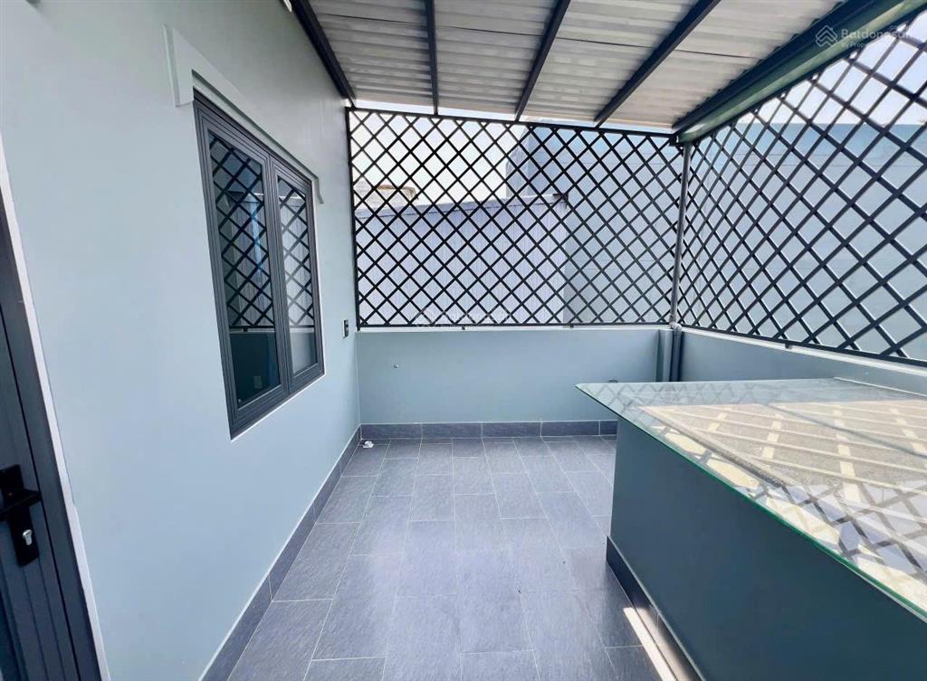 Nhà mới 3 lầu, 4pn, 3wc, giá 3 tỷ 090, 4x18m, sổ riêng, mỹ hạnh, đức hòa