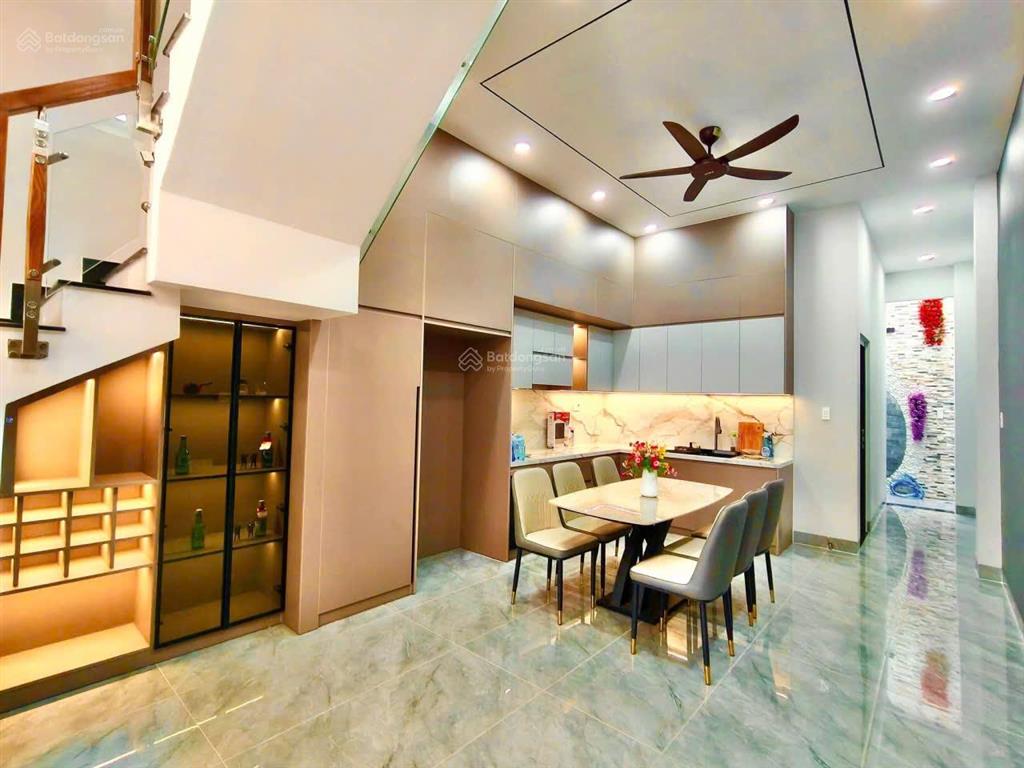 Nhà mới 3 lầu, 4pn, 3wc, giá 3 tỷ 090, 4x18m, sổ riêng, mỹ hạnh, đức hòa
