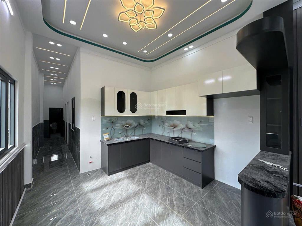 Nhà mới xây mỹ hạnh nam, 152m2, giá 1 tỷ 750, sổ riêng, cách tl 824 chỉ 300m, đức hòa