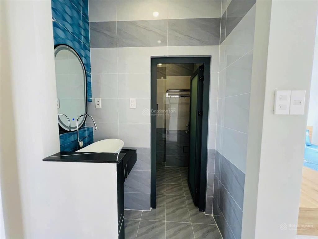 Bán nhà đúc thật, tường 20, mỹ hạnh nam, 110m2, giá 3,1 tỷ, sổ riêng, đức hòa