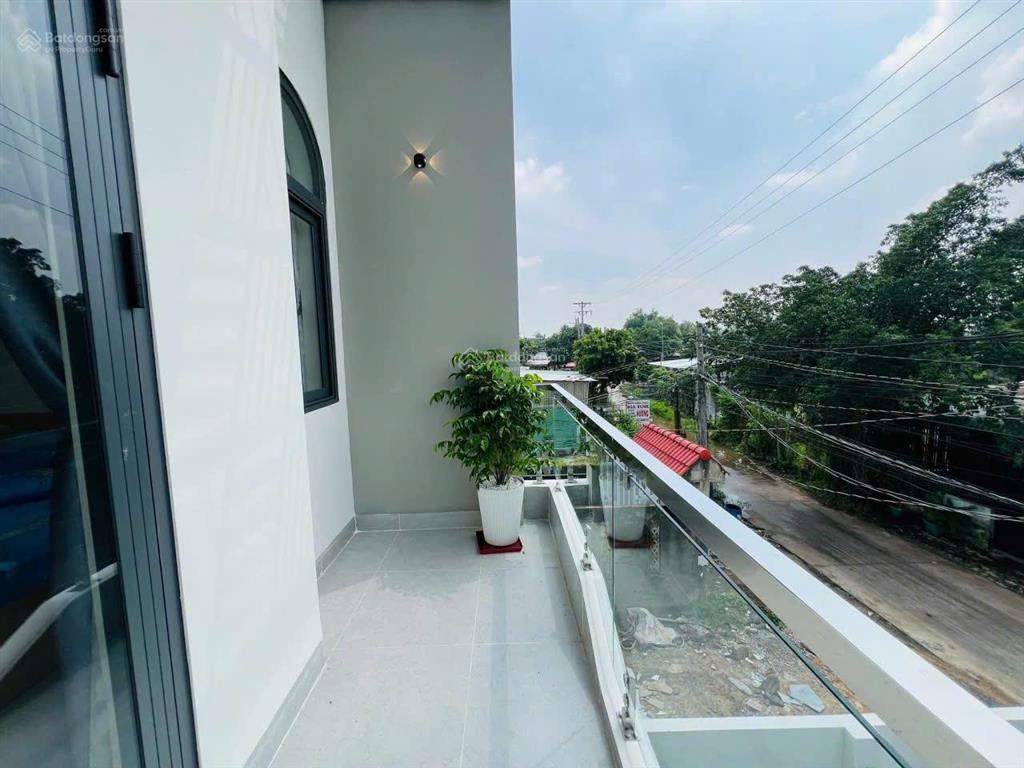 Bán nhà đúc thật, tường 20, mỹ hạnh nam, 110m2, giá 3,1 tỷ, sổ riêng, đức hòa